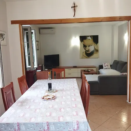 Apartman Mare Grdovic Zára